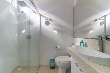 11_photo/9527446f89.fc5987373cdbaa4f-ATLAS-65c6d8bb-03b5-4f41-be82-ca9bfeae054c.jpg de casa para alugar com 4 quartos, 300m² em Jurerê, Florianópolis