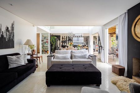 1_photo/9527446fb7.faecce82d0fac38b-ATLAS-be259558-b00b-4f99-8e11-ee5da60ef08a.jpg de casa à venda com 4 quartos, 279m² em Jurerê, Florianópolis