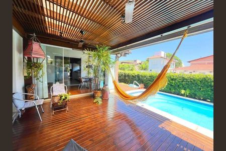 34_photo/9527446fdd.c48605cdb8fb1680-ATLAS-2a7bd4aa-d29e-4d08-976e-b01d34e4a0e8.jpg de casa à venda com 3 quartos, 271m² em Jurerê, Florianópolis