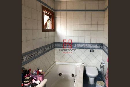 12_photo/9527447023.adbb37f92a381176-ATLAS-e9ec194a-aee3-46ca-918a-8a095270a564.jpg de casa à venda com 7 quartos, 430m² em Jurerê, Florianópolis