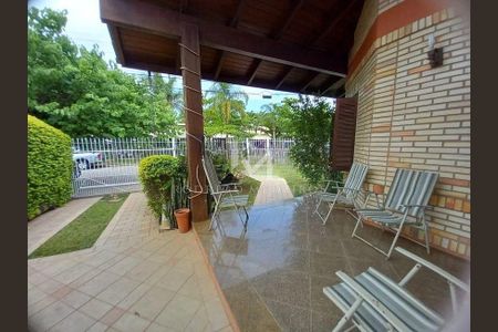 19_photo/9527447023.adbb37f92a381176-ATLAS-ec78e301-cfdd-451f-a18e-52ec78c1f03c.jpg de casa à venda com 5 quartos, 430m² em Jurerê, Florianópolis