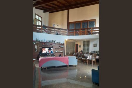 4_photo/952744703f.4b1885837c1b9428-ATLAS-5b114d93-eec5-40de-9936-29c38c2a0fdc.jpg de casa à venda com 4 quartos, 430m² em Jurerê, Florianópolis