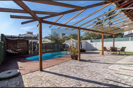 3_photo/95274470d5.d83ba18c48a1246b-ATLAS-77943f8e-fe5f-4fd8-85f5-51bc1c262097.jpg de casa para alugar com 4 quartos, 300m² em Jurerê, Florianópolis