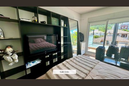 8_photo/95274470e7.c004be0b05d3a304-ATLAS-5b18fcdd-43cc-4cfc-a1b6-efb18df2c841.jpg de casa à venda com 3 quartos, 250m² em Jurerê, Florianópolis