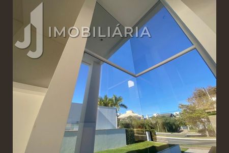 18_photo/9527447a93.239e7640b0d206a4-ATLAS-bb8e0d79-9bcd-4c51-a7ff-a4e818b9319c.jpg de casa à venda com 4 quartos, 527m² em Jurerê, Florianópolis