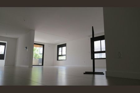 3_photo/9527447b2b.df2406aa61ba3211-ATLAS-085e1f21-00f8-4f8f-a7d5-3240574d1561.jpg de apartamento à venda com 4 quartos, 211m² em Jurerê, Florianópolis