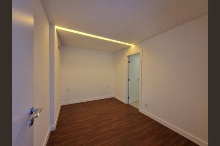 3_photo/9527447b2b.df2406aa61ba3211-ATLAS-265526d4-1b82-436b-8d21-c60ac9f78a56.jpg de apartamento à venda com 3 quartos, 171m² em Jurerê, Florianópolis