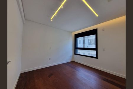 4_photo/9527447b2b.df2406aa61ba3211-ATLAS-2c8209f6-9158-4534-8e0b-7147ae9b5c8c.jpg de apartamento à venda com 3 quartos, 171m² em Jurerê, Florianópolis