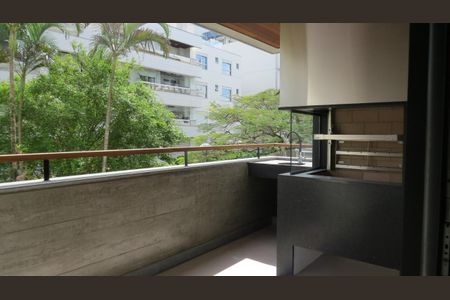 8_photo/9527447b2b.df2406aa61ba3211-ATLAS-5c889928-f0ff-4b1b-937c-e7029065e455.jpg de apartamento à venda com 4 quartos, 211m² em Jurerê, Florianópolis