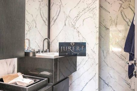 3_photo/9527447bbb.fe96b63aec789ef1-ATLAS-934aa88b-00d0-4873-84b3-edf3d8e7cca5.jpg de casa à venda com 8 quartos, 300m² em Jurerê, Florianópolis