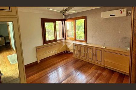 10_photo/952744f629.caf6c04f909f2ef2-ATLAS-9e9cbd09-36e5-4e02-8a94-a7c6aba0ec54.jpg de casa à venda com 4 quartos, 385m² em Jurerê, Florianópolis