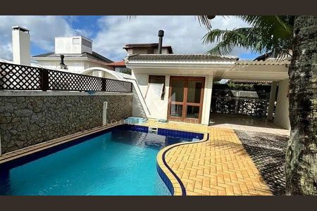11_photo/952744f629.caf6c04f909f2ef2-ATLAS-da8b3c50-da5e-48b5-9245-cd30e3614343.jpg de casa à venda com 4 quartos, 385m² em Jurerê, Florianópolis