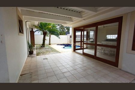 26_photo/952744f635.98aa73114e05fd3e-ATLAS-8d6def42-9a3c-4895-bb69-3122203b3cd3.jpg de casa à venda com 4 quartos, 385m² em Jurerê Internacional, Florianópolis