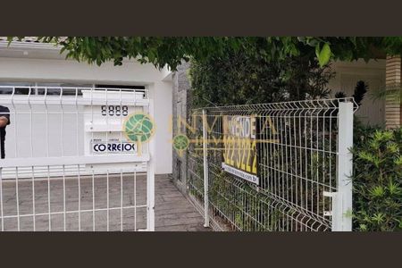 6_photo/952744f63b.d7a91d1757fec3a4-ATLAS-5170ea77-fee1-40df-b0d0-df5f6c4f4227.jpg de casa à venda com 4 quartos, 450m² em Jurerê, Florianópolis