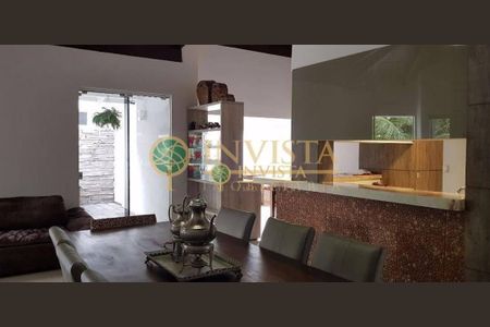 10_photo/952744f63b.d7a91d1757fec3a4-ATLAS-dde3e4a9-bf71-4c97-bd7d-44860dbc857a.jpg de casa à venda com 4 quartos, 450m² em Jurerê, Florianópolis