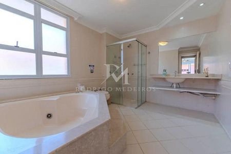 3_photo/952744f64b.f2bfaed4af7a5e8b-ATLAS-052ea18d-d45c-48e9-91e3-fdd4c8f36274.jpg de casa à venda com 5 quartos, 405m² em Jurerê Internacional, Florianópolis