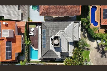 2_photo/952744f64b.f2bfaed4af7a5e8b-ATLAS-4dcb18aa-a4ae-4022-8af2-22d07a615af2.jpg de casa à venda com 5 quartos, 405m² em Jurerê Internacional, Florianópolis