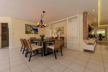 15_photo/952744f64b.f2bfaed4af7a5e8b-ATLAS-665f43d6-da60-42d4-a5fc-2411006d8f34.jpg de casa à venda com 5 quartos, 405m² em Jurerê Internacional, Florianópolis