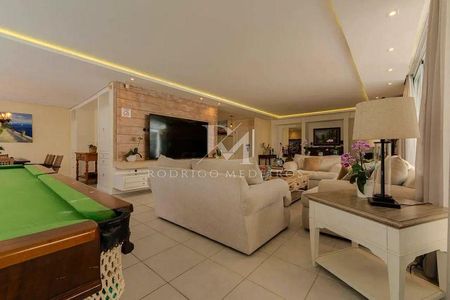 13_photo/952744f64b.f2bfaed4af7a5e8b-ATLAS-8d45c4ce-e060-4b97-8914-47e6278a7314.jpg de casa à venda com 5 quartos, 405m² em Jurerê Internacional, Florianópolis