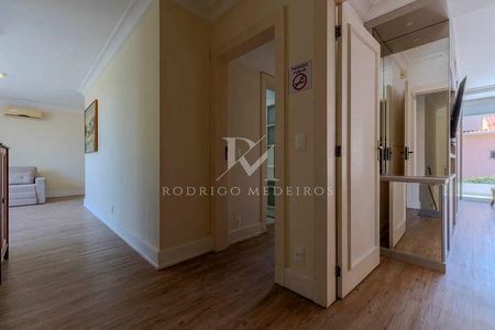 30_photo/952744f64b.f2bfaed4af7a5e8b-ATLAS-f660db76-be4f-4e3f-91ab-5d98e1e96ab9.jpg de casa à venda com 5 quartos, 405m² em Jurerê Internacional, Florianópolis