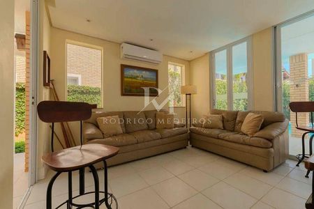 17_photo/952744f64b.f2bfaed4af7a5e8b-ATLAS-fa0a196b-e97a-4f45-b55c-dd0b88829cd1.jpg de casa à venda com 5 quartos, 405m² em Jurerê Internacional, Florianópolis