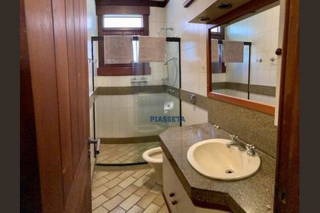 1_photo/952744f6f9.5a85c5bdfef41cf9-ATLAS-0c4e3c94-2c07-4a7e-8497-9f6f5604f2db.jpg de casa à venda com 4 quartos, 384m² em Jurerê Internacional, Florianópolis