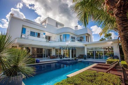 4_photo/952744f7a3.96ab9a77f00113ea-ATLAS-bd7dea47-ea6b-407a-af58-357cb24ce8a0.jpg de casa à venda com 5 quartos, 1100m² em Jurerê Internacional, Florianópolis