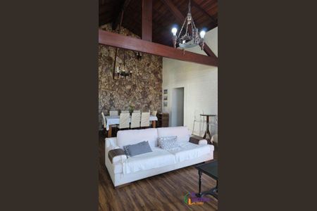 2_photo/952744f7c5.4a7708b419391496-ATLAS-e3e86d59-fe76-4929-8dbe-c4ddf3de7608.jpg de casa para alugar com 4 quartos, 225m² em Jurerê Internacional, Florianópolis