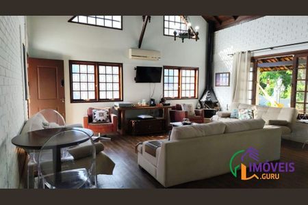 12_photo/952744f7d9.5a85c5bdfef41cf9-ATLAS-760bc280-b41f-44d4-b295-91a5907910cd.jpg de casa para alugar com 4 quartos, 225m² em Jurerê Internacional, Florianópolis