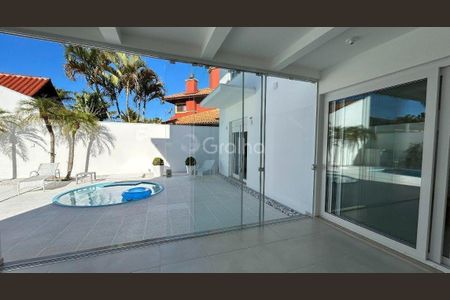 29_photo/952744f9bf.2c8116dfbb5debf9-ATLAS-bc89a428-27b1-4123-b2e3-18de938b2bd3.jpg de casa à venda com 4 quartos, 485m² em Jurerê Internacional, Florianópolis