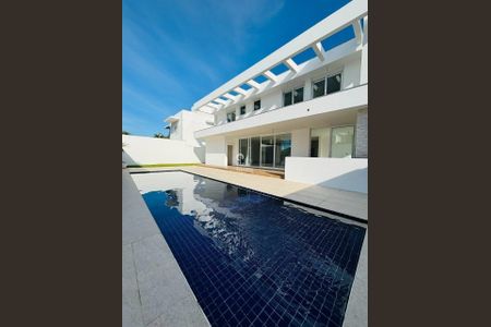 13_photo/952744f9c3.60978ffcad3ca4e7-ATLAS-81c09b00-40c1-4afa-819e-2f8cdf11a8d8.jpg de casa à venda com 4 quartos, 526m² em Jurerê Internacional, Florianópolis