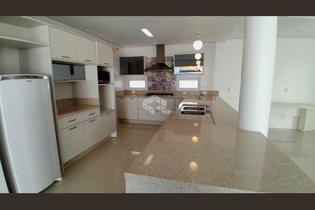 4_photo/952744f9d9.76d93e6506acdb0b-ATLAS-1002bea2-ae0f-4220-95a8-6b0d695382dd.jpg de casa à venda com 5 quartos, 356m² em Jurerê Internacional, Florianópolis
