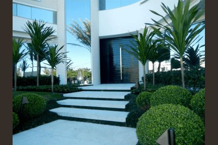 7_photo/952744fa0f.ceff8192393c33de-ATLAS-48c0e5c8-6cb2-44df-b556-91eda6178982.jpg de casa à venda com 5 quartos, 1223m² em Jurerê Internacional, Florianópolis