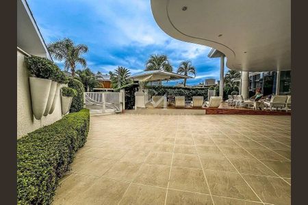 4_photo/952744fa2f.c3f00cfadba54684-ATLAS-0c8dc407-e25f-4d87-a919-af55fb87eb05.jpg de casa à venda com 5 quartos, 580m² em Jurerê, Florianópolis