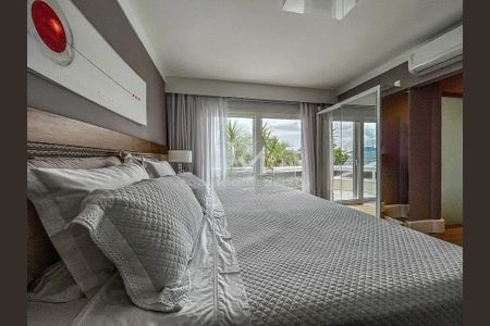 12_photo/952744fa2f.c3f00cfadba54684-ATLAS-51c71993-7a7e-4e6b-833a-33e363000b57.jpg de casa à venda com 5 quartos, 580m² em Jurerê, Florianópolis