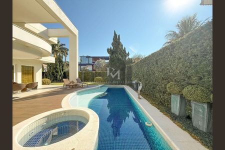 2_photo/952744fa33.56f87905458f71eb-ATLAS-2b0b0002-e03f-49ea-9f88-e4ddd544b881.jpg de casa à venda com 6 quartos, 815m² em Jurerê Internacional, Florianópolis