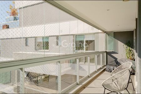 5_photo/952744fb63.8e8dcf3e04339943-ATLAS-d2eb7b5c-3034-42ac-9382-96902dece892.jpg de apartamento para alugar com 2 quartos, 107m² em Jurerê Internacional, Florianópolis