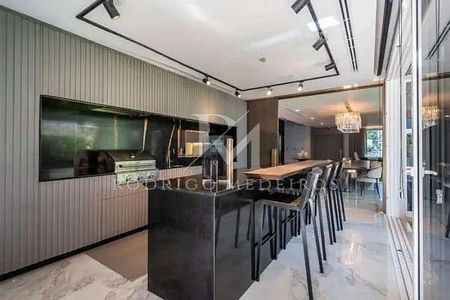 5_photo/952744fbcb.49e5f4e107e90c19-ATLAS-1859d5ae-c50b-4bcc-a381-3a8ab5c2248b.jpg de casa à venda com 7 quartos, 780m² em Jurerê, Florianópolis