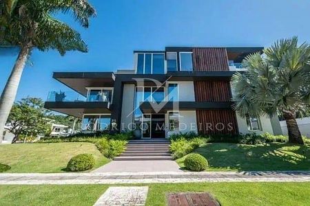 4_photo/952744fbcb.49e5f4e107e90c19-ATLAS-7abb4220-41eb-459c-880c-16bbf59a941d.jpg de casa à venda com 7 quartos, 780m² em Jurerê, Florianópolis