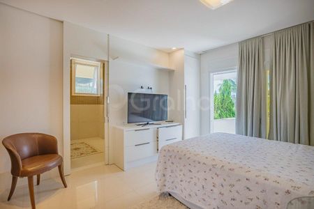 19_photo/952744fbcd.821bca6a381fcd78-ATLAS-414c4e9d-c126-4cd9-9e13-fe188dbc9a9e.jpg de casa à venda com 6 quartos, 815m² em Jurerê Internacional, Florianópolis