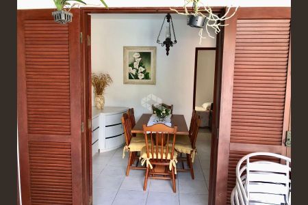 33_photo/952745a6c5.727778d524bde65a-ATLAS-4a4b8326-3a5a-4c65-aeef-95991bf86b9c.jpg de casa à venda com 4 quartos, 178m² em Daniela, Florianópolis