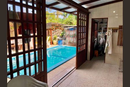 36_photo/952745a6c5.727778d524bde65a-ATLAS-be28244c-137d-4f3b-852b-ca9a9462fde4.jpg de casa à venda com 4 quartos, 178m² em Daniela, Florianópolis