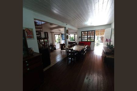 8_photo/952745d501.350e97c845562218-ATLAS-767be434-02ad-4ad9-b708-d650ca7a3970.jpg de casa à venda com 5 quartos, 270m² em Sambaqui, Florianópolis