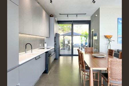 7_photo/952745de6b.c957eccfe6e96e5f-ATLAS-82e88d58-2f1e-487c-aaee-c5629531a49d.jpg de casa à venda com 4 quartos, 511m² em Sambaqui, Florianópolis