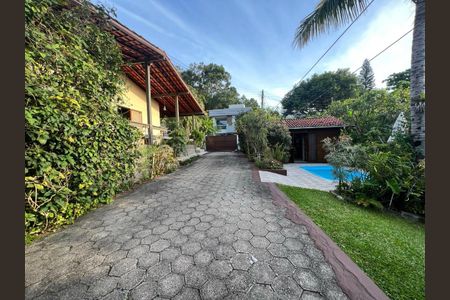 20_photo/9527466339.ead0744c2329e0c8-ATLAS-bb86696e-e900-4c55-8bf4-624eda9181f2.jpg de casa à venda com 4 quartos, 160m² em Sambaqui, Florianópolis