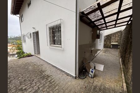 4_photo/952746633f.f57be48fad3c3dec-ATLAS-21cce8aa-facb-4bfb-bb47-814585f02ef3.jpg de casa à venda com 4 quartos, 227m² em Sambaqui, Florianópolis