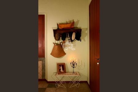 4_photo/95274664a5.80797a5431a427e1-ATLAS-b7c3e04f-e0e4-4ea4-b12d-a57e5fa0a463.jpg de casa à venda com 3 quartos, 225m² em Sambaqui, Florianópolis