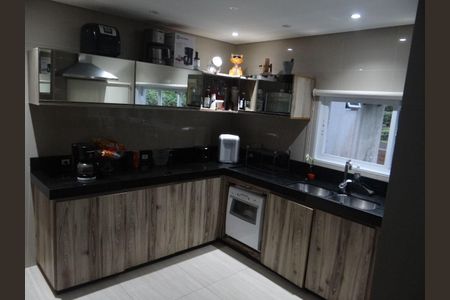 15_photo/952746762b.5cacb5cd1a05b02e-ATLAS-e8e1e63b-6c97-4946-9425-a046a0d145ea.jpg de casa à venda com 4 quartos, 320m² em Sambaqui, Florianópolis