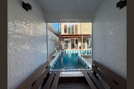 30_photo/9527467645.ad6cb26ada8414aa-ATLAS-e2cf8ed2-5db8-40c7-9a0c-e7922b6e5846.jpg de casa à venda com 4 quartos, 360m² em Sambaqui, Florianópolis