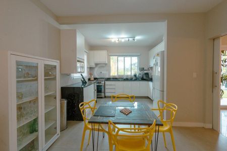 5_photo/9527467649.56f87905458f71eb-ATLAS-eceec7f4-1b29-4f4a-87b7-ff142a04fa2a.jpg de casa à venda com 5 quartos, 328m² em Sambaqui, Florianópolis